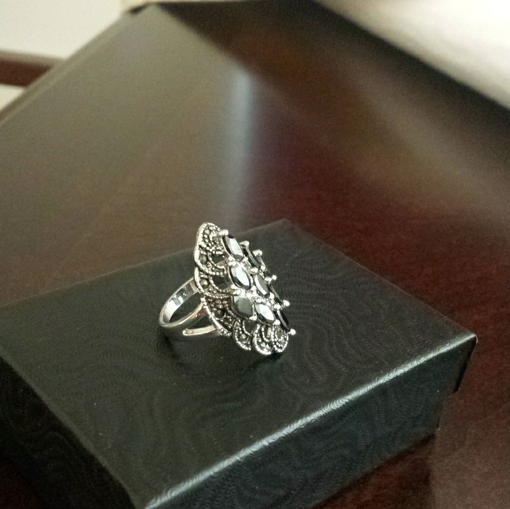 Ring - Picture 3 of 3